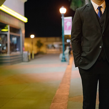 Półkotapczan z sofą dla dzieci i nastolatków – bezpieczeństwo i ergonomia